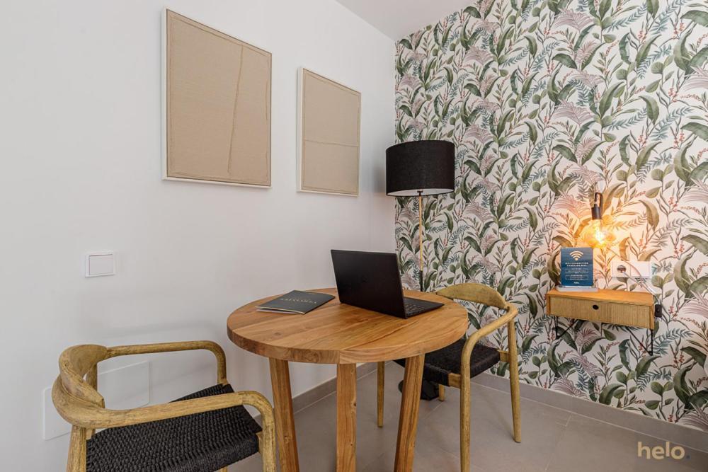 Cervantes Suites Málaga Exteriör bild